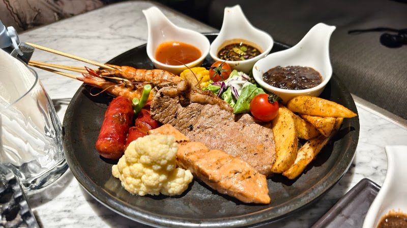 Soiree Rooftop Bar (Four Points by Sheraton Surabaya, Pakuwon Indah)
