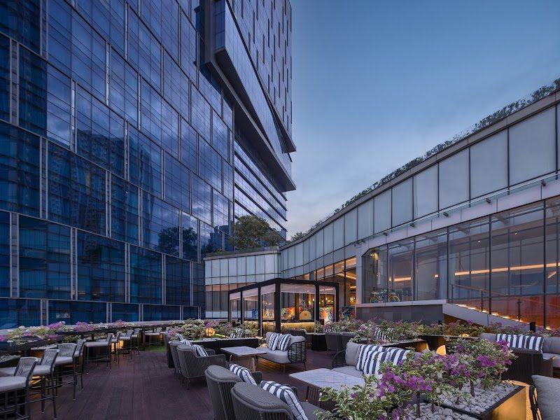 Soiree Rooftop Bar (Four Points by Sheraton Surabaya, Pakuwon Indah)