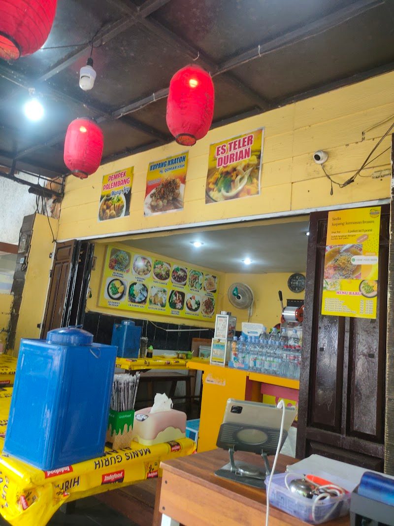 Es Teler Durian & Soup Durian Omama, Klojen