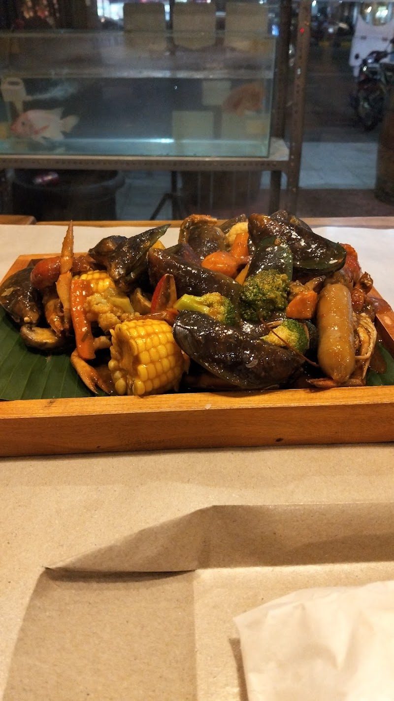 Cut The Crab Kelapa Gading