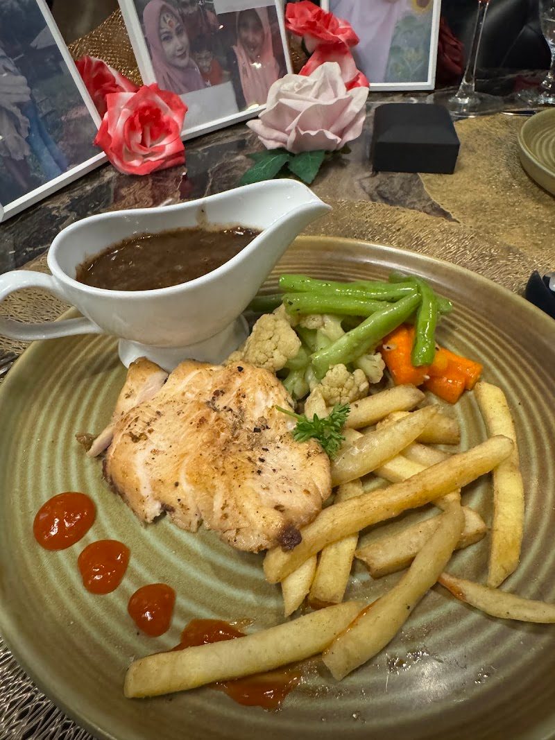Rooftop Darmo Steakhouse (BATIQA Hotel Darmo)