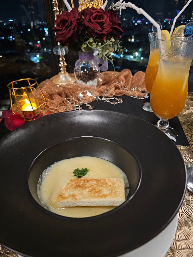 Rooftop Darmo Steakhouse (BATIQA Hotel Darmo)