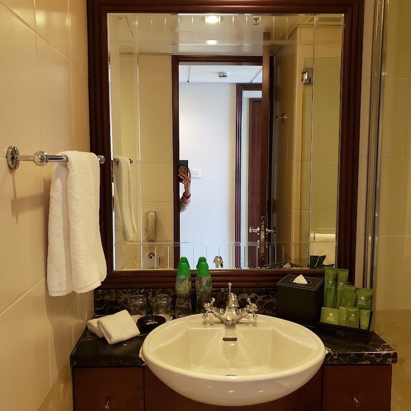 Harbour Plaza Metropolis – Promenade Restaurant