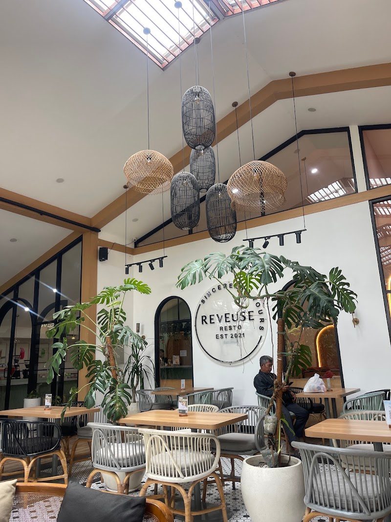 Reveuse Resto