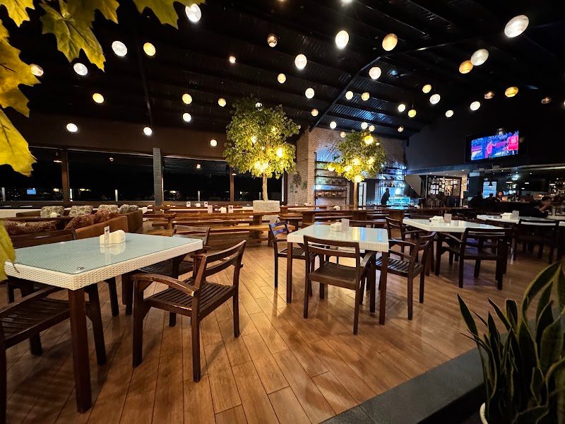 Skyline Best View Resto