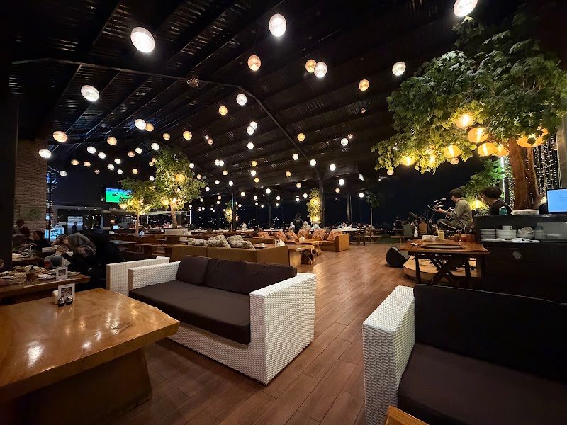 Skyline Best View Resto