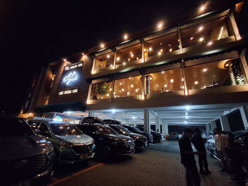 Skyline Best View Resto