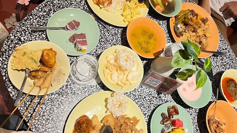 NottingHill Café (Golden Hill by Golden Tulip)