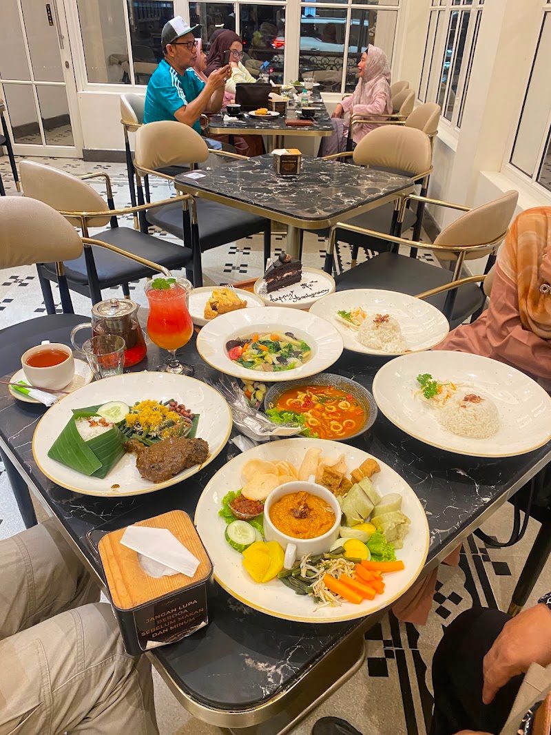 Lafayette Coffee & Eatery