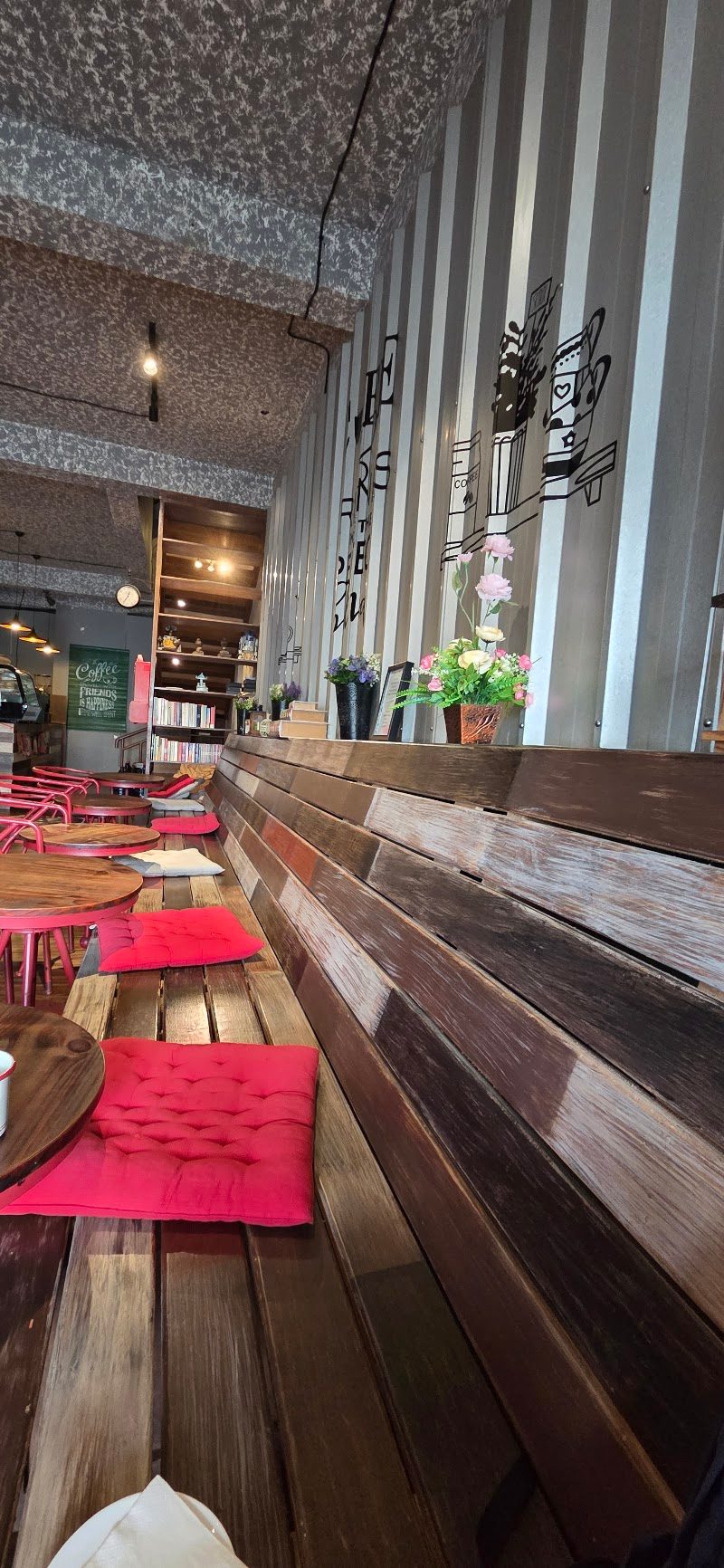 Skybox Cafe (Skybox Coffee Cafe)