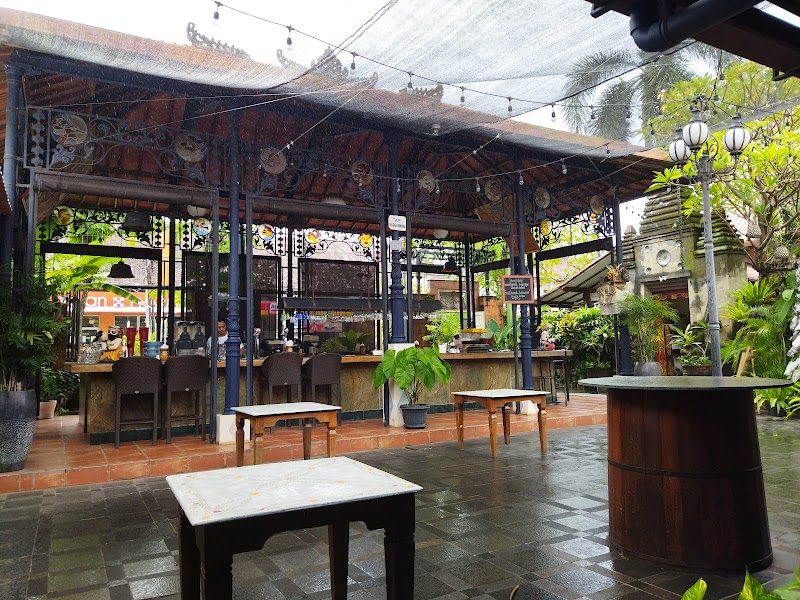 Made's Warung Seminyak