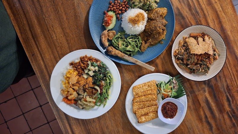 Made's Warung Seminyak