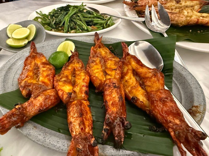 Layar Seafood Manyar