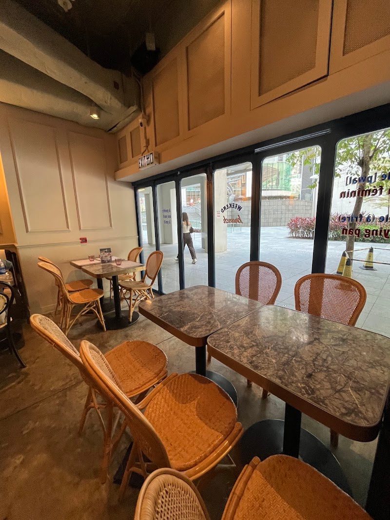 À Poêle French Bistro