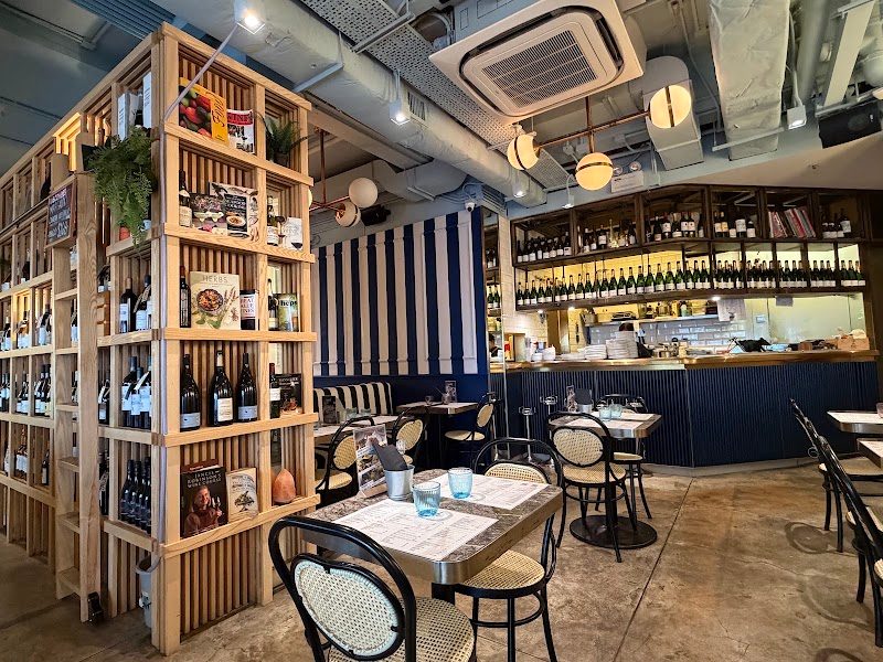 À Poêle French Bistro