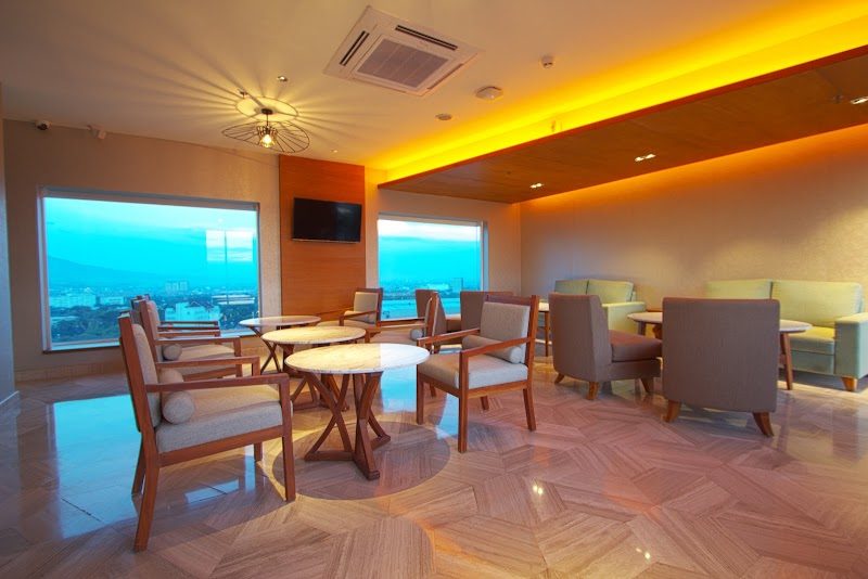 Vesper Sky Bar & Lounge