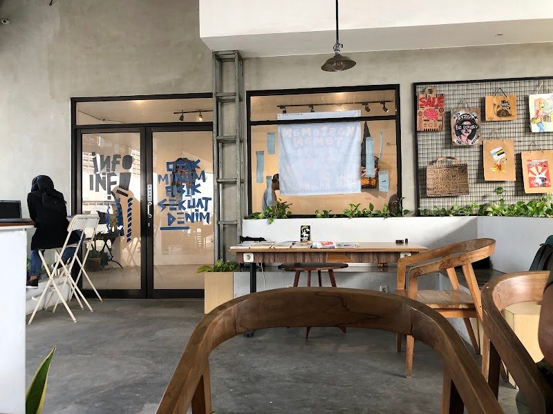 Teras Rumah Rungkut