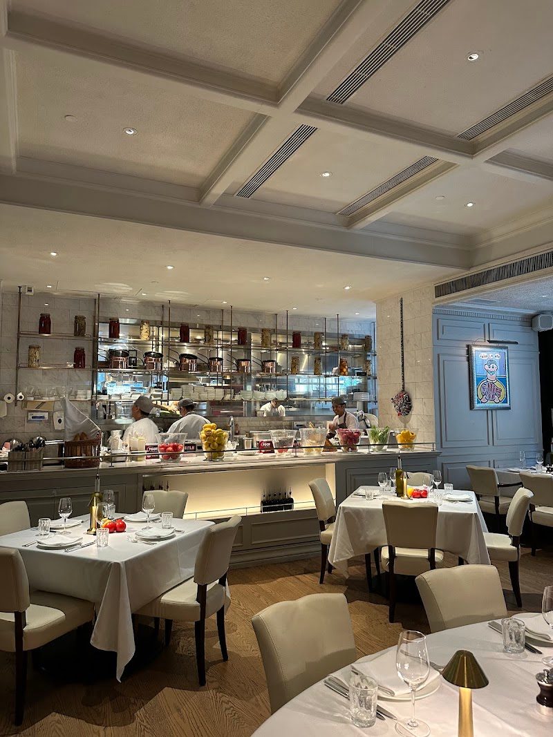 La Petite Maison Hong Kong (LPM Restaurant & Bar)