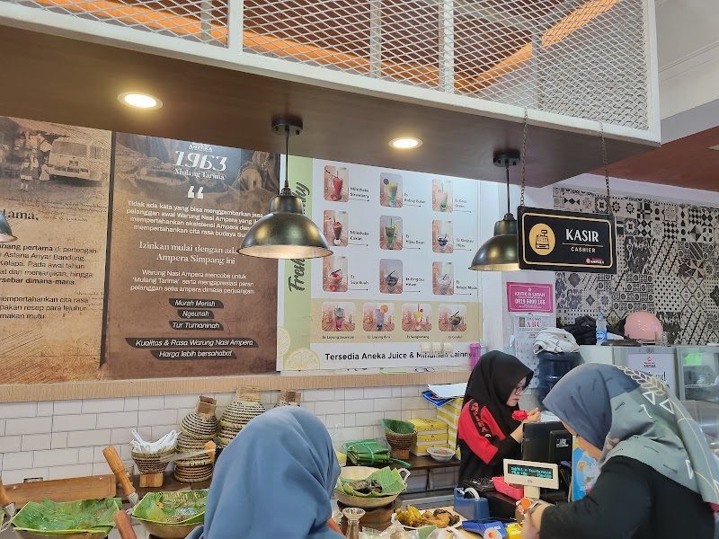 Warung Nasi Ampera Simpang