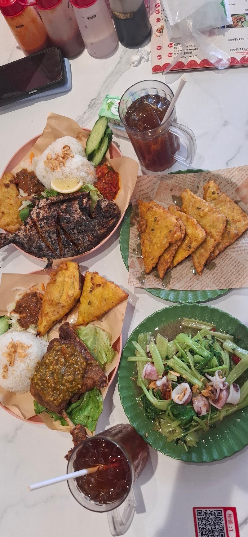 Padang Khas Indonesia 100% Halal