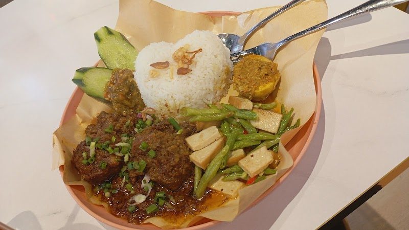 Padang Khas Indonesia 100% Halal
