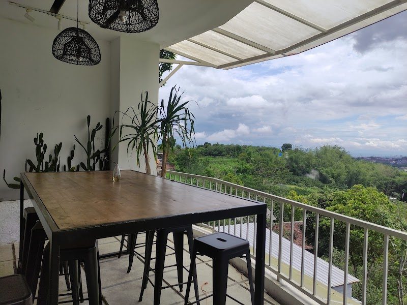 Circle Q Coffee & Eatery Kota Batu