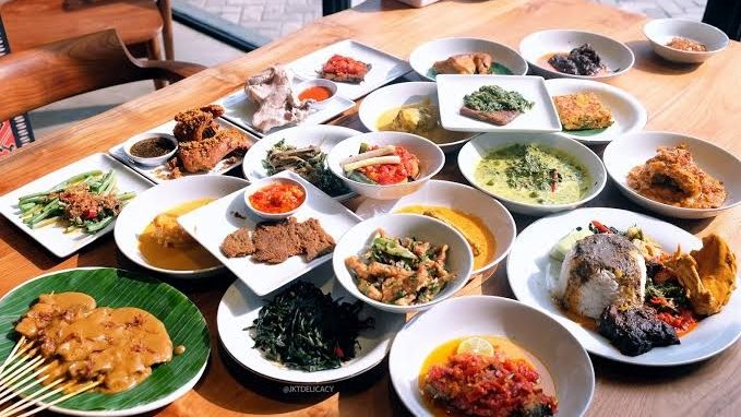 Padang Merdeka Malang - Elpico Food Park