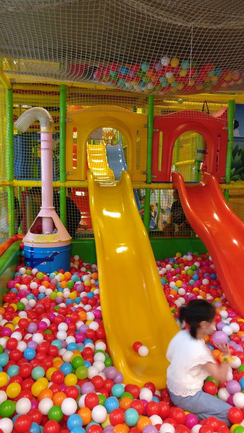 E3 Club Playland (E Cube Club)