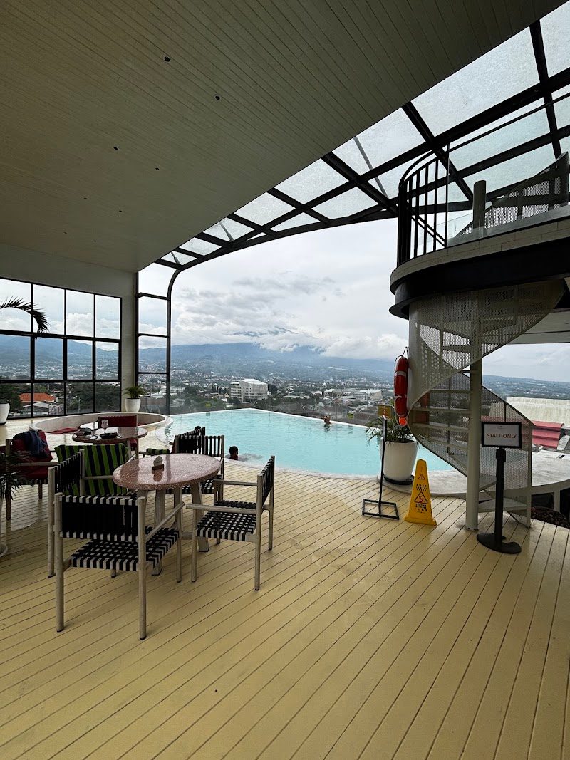 Skyhill Dining & Bar