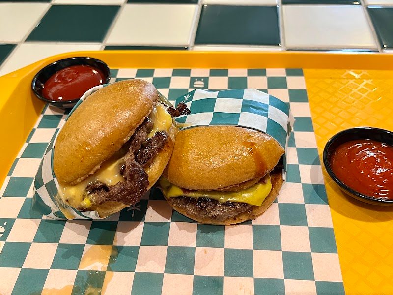 Five Monkeys Burger Bandung
