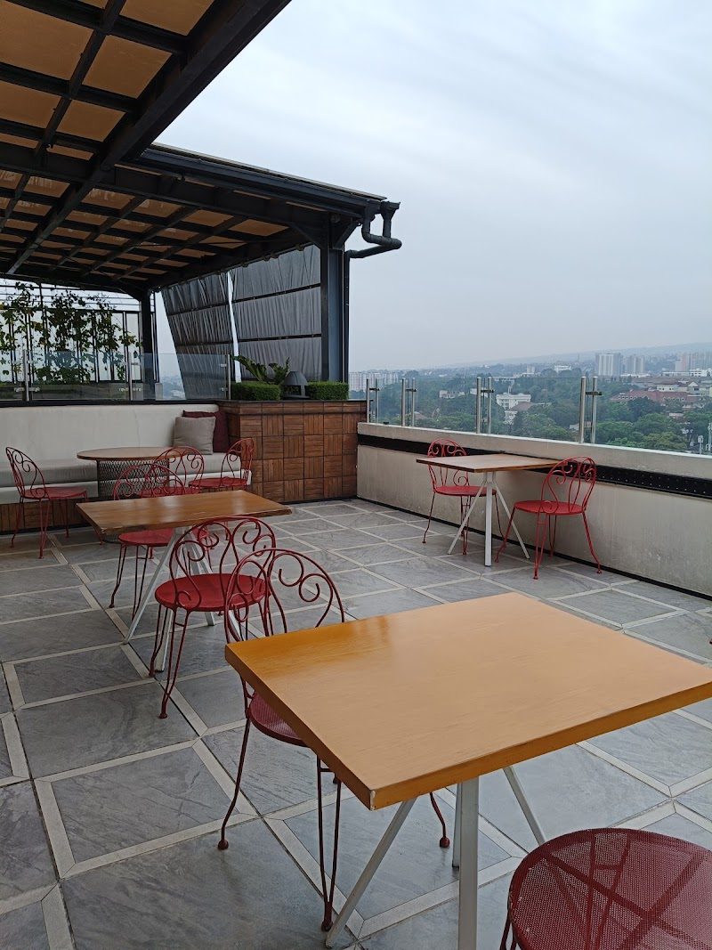 Akasa 360 Rooftop Bar