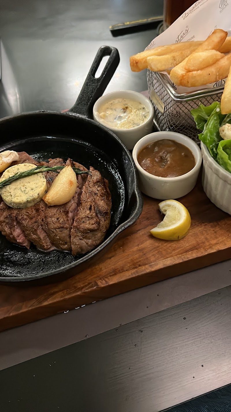 Justus Steak House Cimanuk