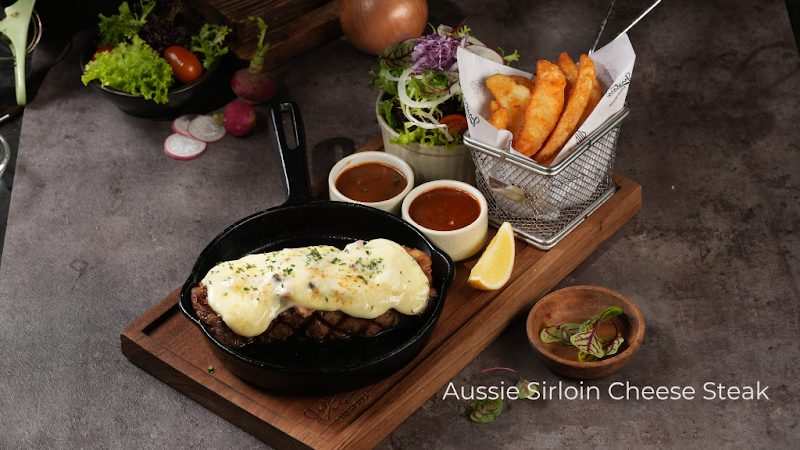 Justus Steak House Cimanuk