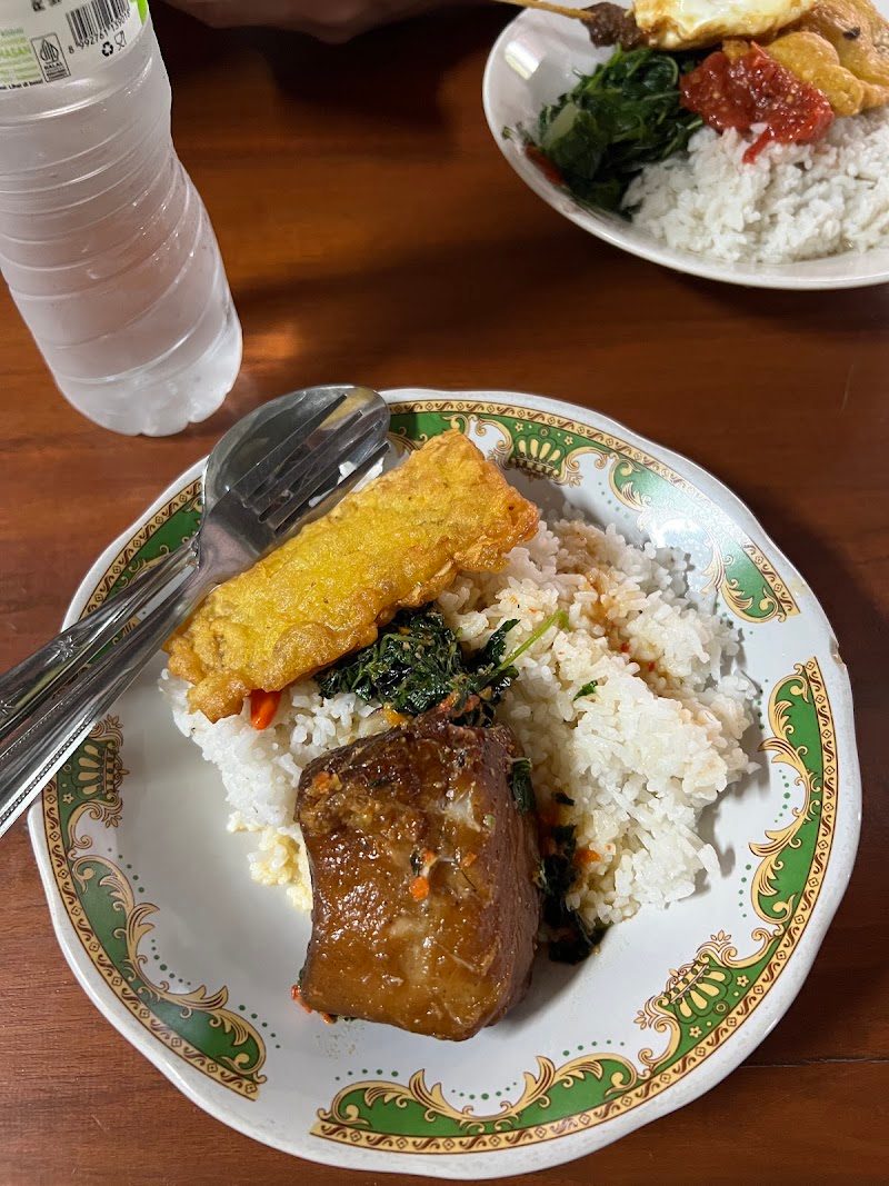 Warung Isor Nongko