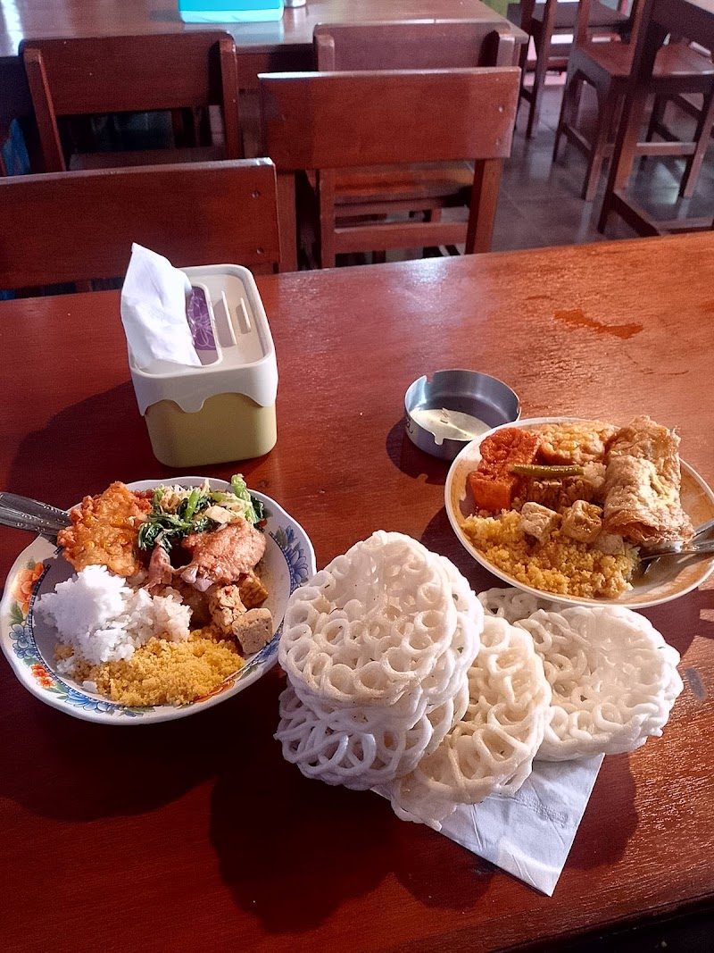 Warung Isor Nongko