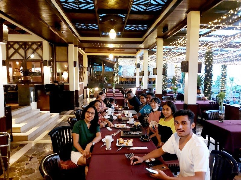 The Valley Bistro Café