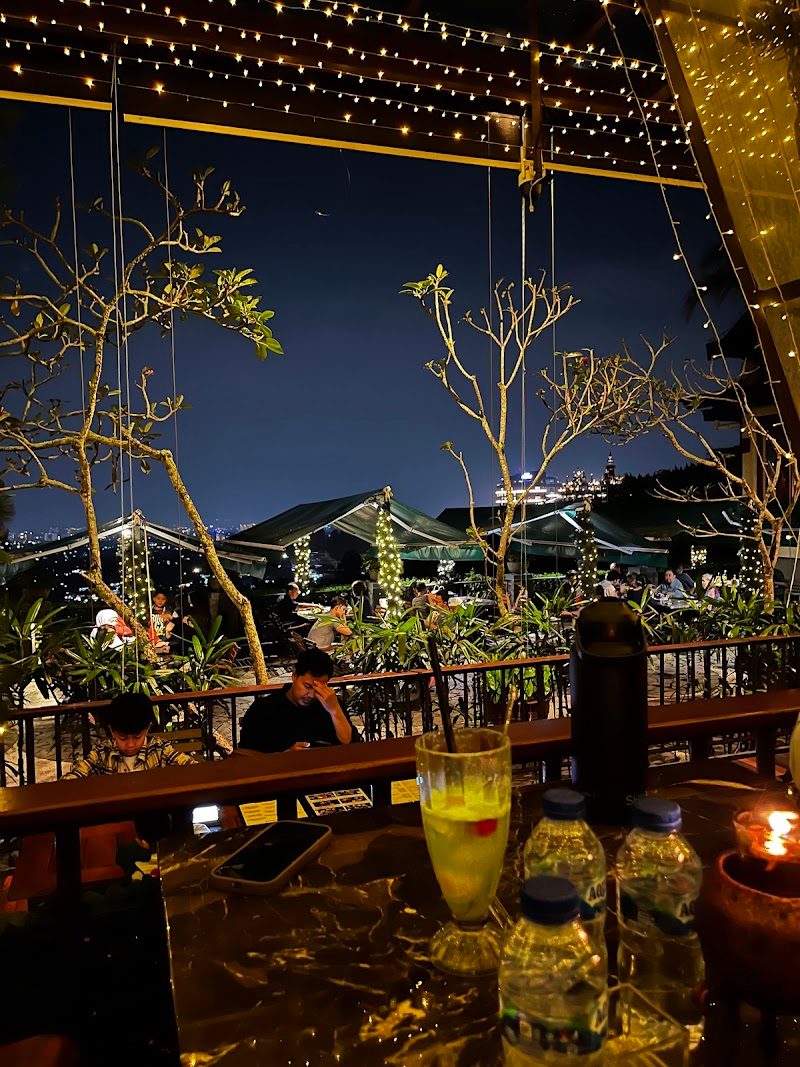 The Valley Bistro Café