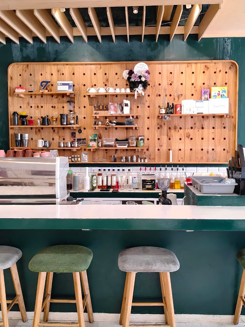 Lingkar Coffee & Idea (Sirojudin)