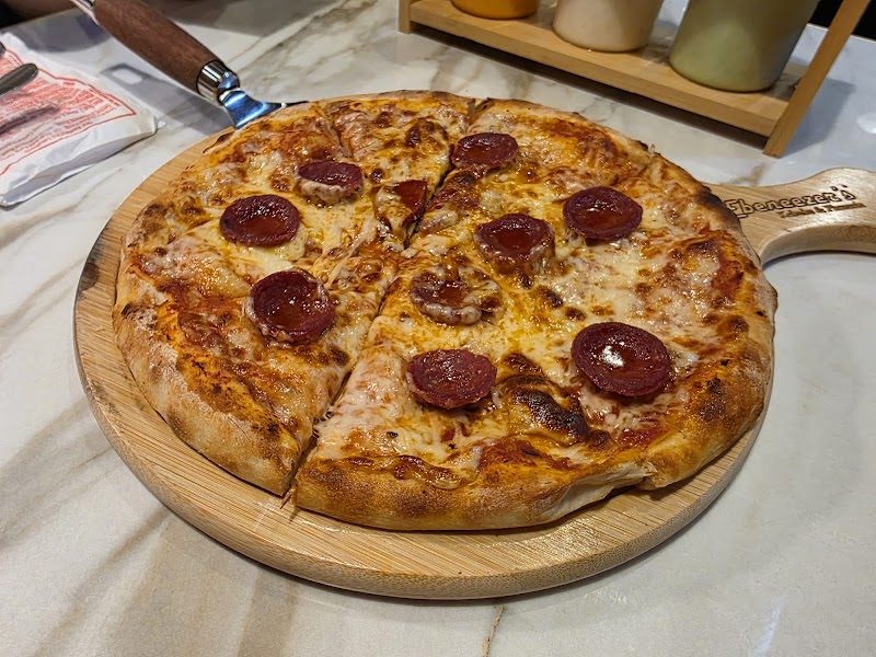Ebeneezer's Kebabs & Pizzeria (Hung Hom)