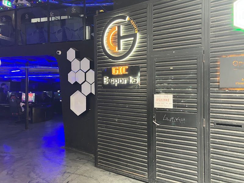 Dot Com Internet Cafe