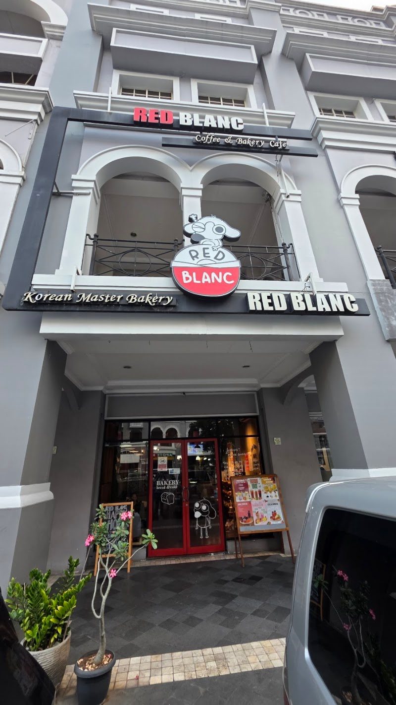 Red Blanc Bakery & Cafe
