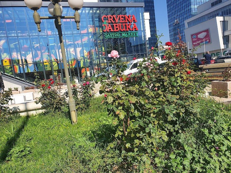 Crvena jabuka gastro market Marindvor – Sushi Bar