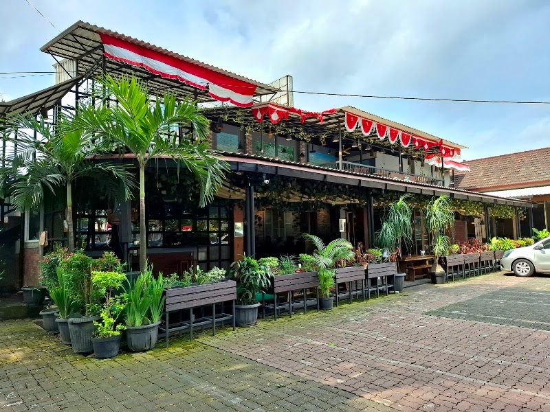 Simpang Luwe Cafe & Resto