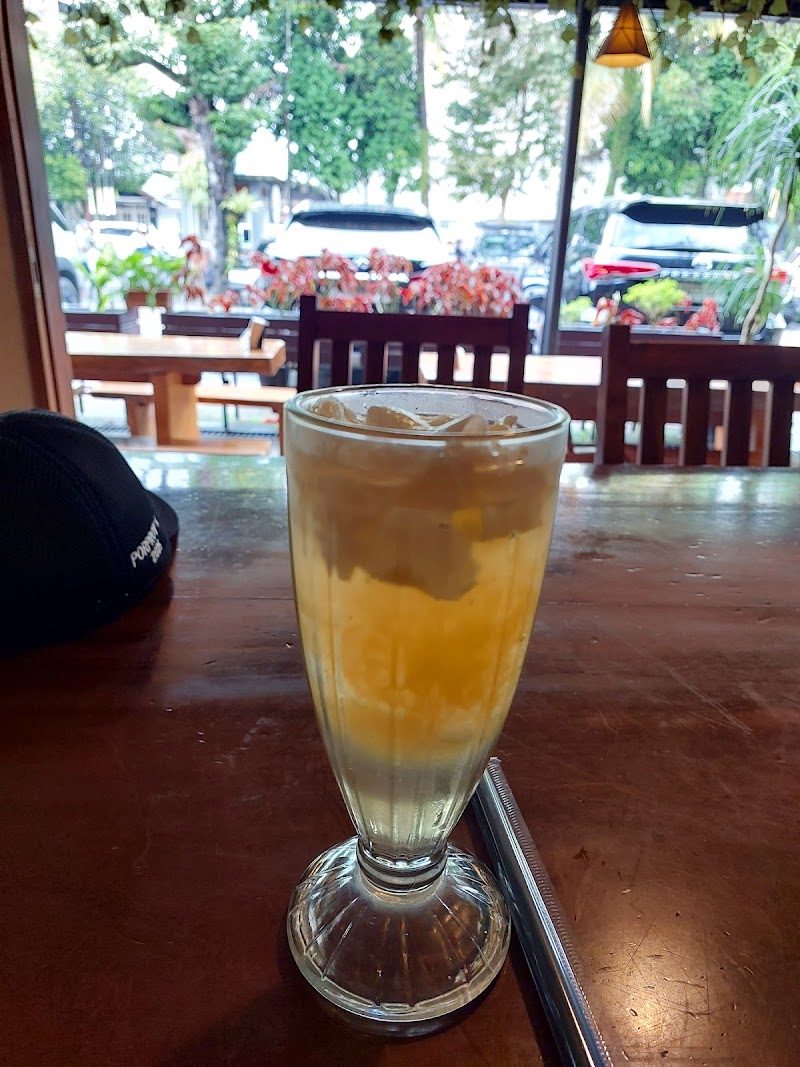 Simpang Luwe Cafe & Resto