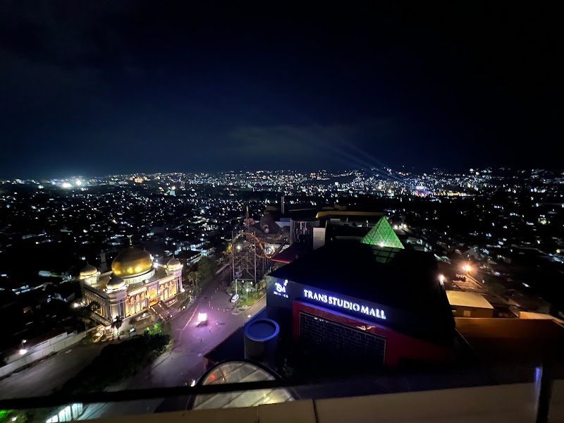 The 18th Restaurant and Lounge