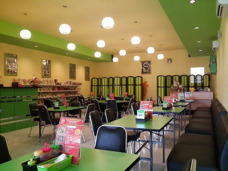 Resto Vegetarian "MIE PANJANG UMUR" Noodles And Dim Sum House