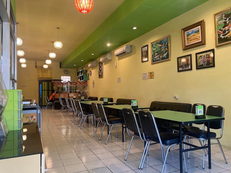 Resto Vegetarian "MIE PANJANG UMUR" Noodles And Dim Sum House